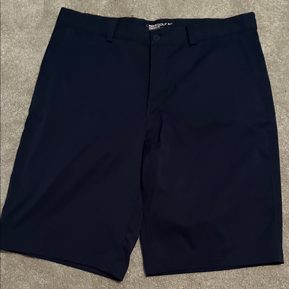 Nike Drifit Mens 33 navy golf shorts NWOT